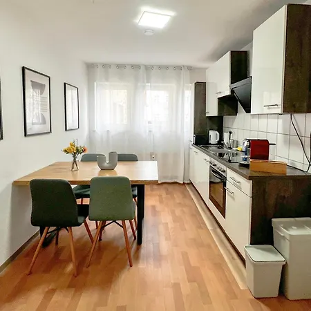 Zentrale Stadtwohnung Mit Kueche - Wifi I Centre With Kitchen *